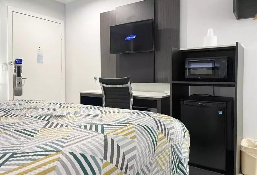 اتاق استاندارد با تخت بزرگ برای معلولان, Motel 6morro Bay, Ca