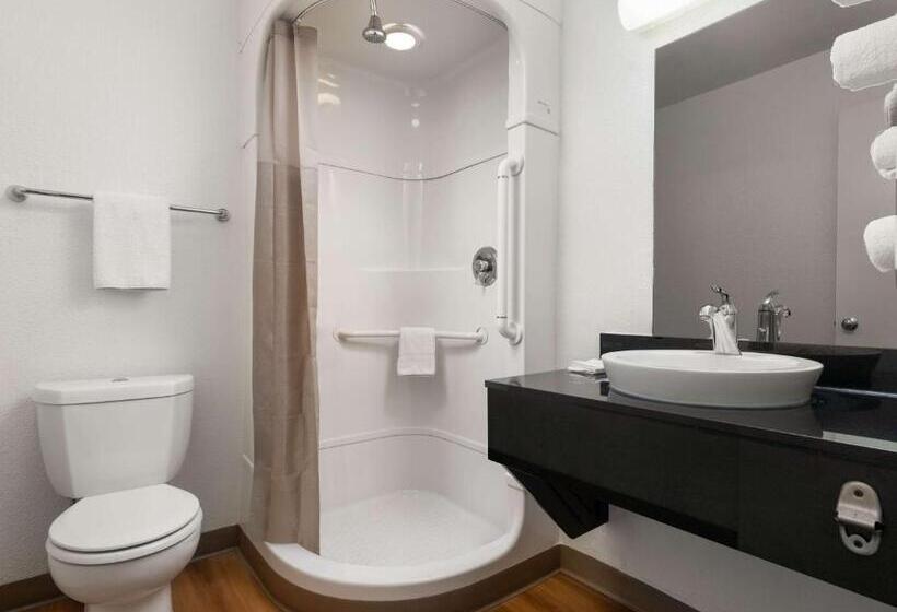 Четырехместный Номер Deluxe, Motel 6 San Luis Obispo, Ca  North