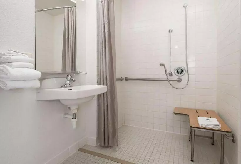 اتاق استاندارد برای معلولان, Motel 6 San Luis Obispo, Ca  North