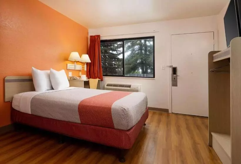 اتاق استاندارد برای معلولان, Motel 6 San Luis Obispo, Ca  North