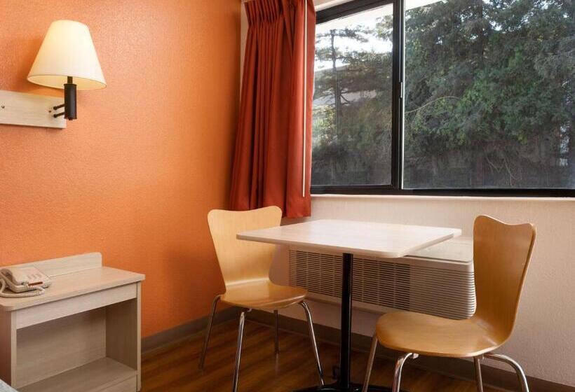 غرفة قياسية لذوى الاحتياجات الخاصة, Motel 6 San Luis Obispo, Ca  North