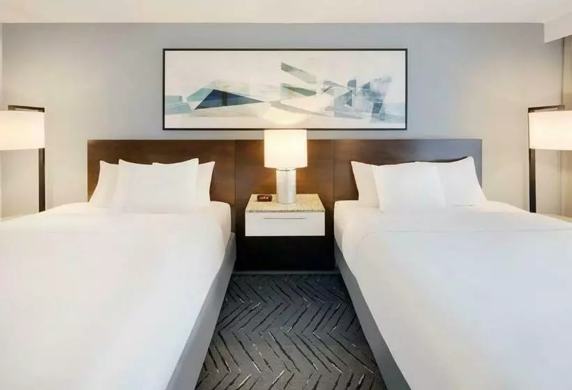 اتاق استاندارد با تخت دو نفره بزرگ, Delta Hotels By Marriott Orlando Celebration