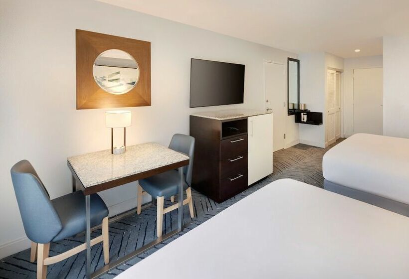 Номер Стандарт 2 Двуспальные Кровати, Delta Hotels By Marriott Orlando Celebration