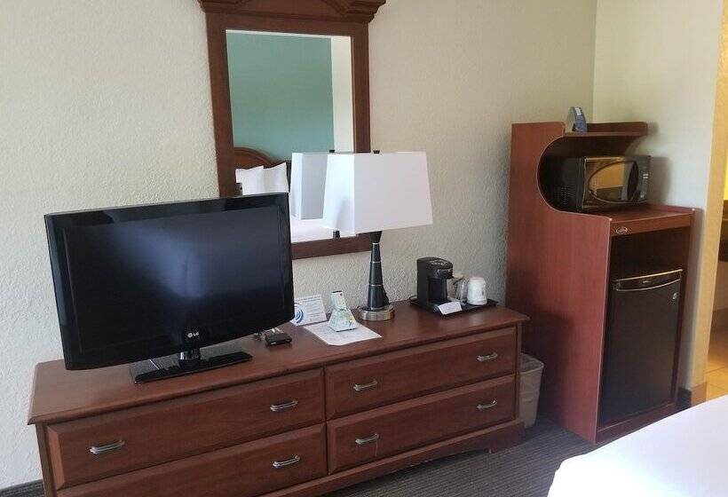 غرفه قياسيه سريرين مزدوجين, Baymont By Wyndham Sarasota