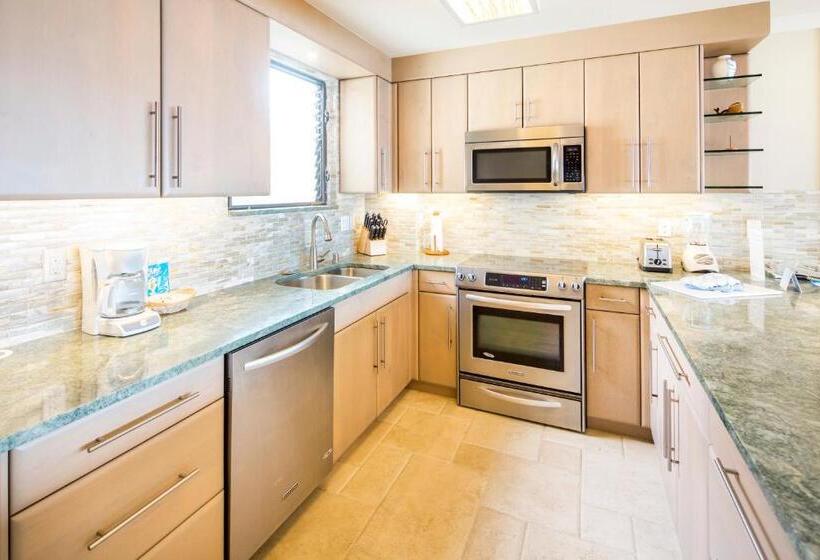 2 Bedrooms Suite Sea View, Castle Po Ipū Shores