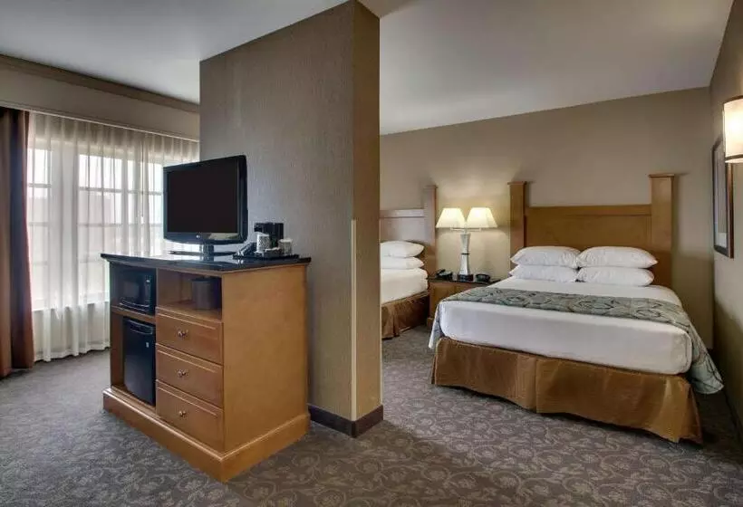 اتاق سوپریور چهار تخته, Drury Plaza Hotel Broadview Wichita