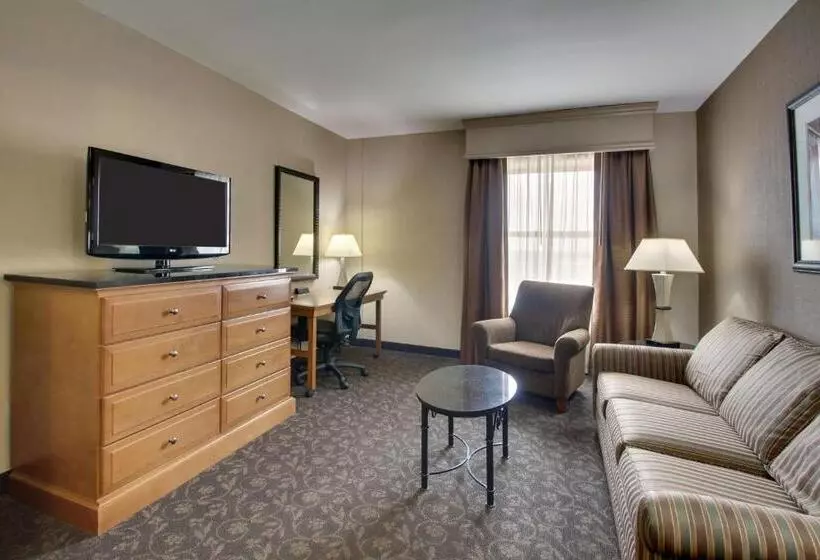 سوییت سوپریور, Drury Plaza Hotel Broadview Wichita