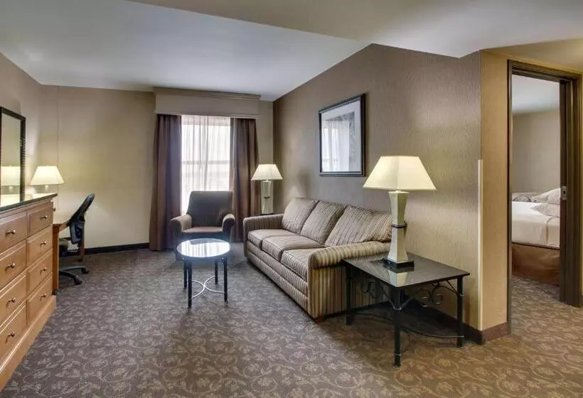 سوییت سوپریور, Drury Plaza Hotel Broadview Wichita