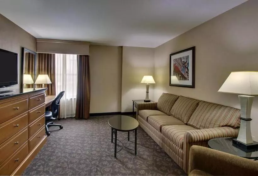 سوئیت برای معلولان, Drury Plaza Hotel Broadview Wichita