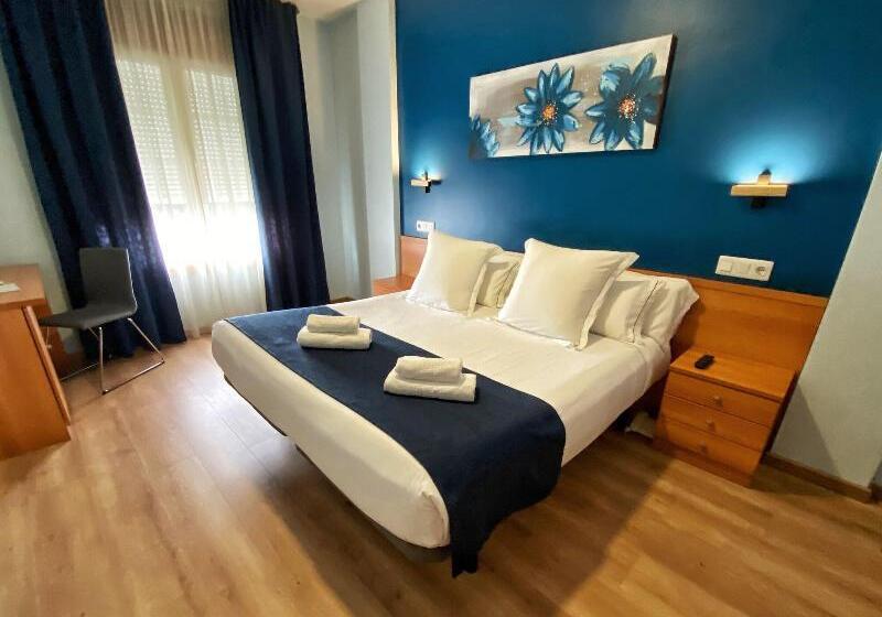 适用于残疾人士的豪华房间, Drury Plaza Hotel Broadview Wichita