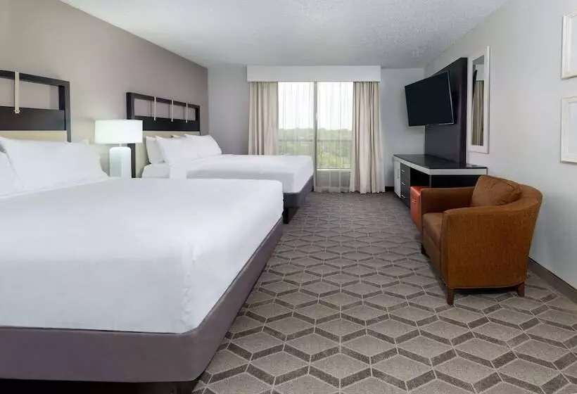 スイート, Embassy Suites By Hilton Dallas Park Central Area