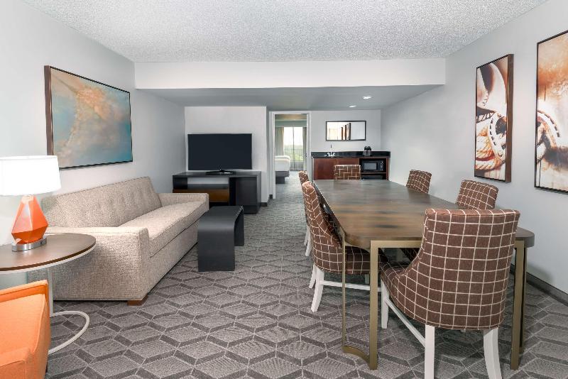 סוויטת פרמיום, Embassy Suites By Hilton Dallas Park Central Area