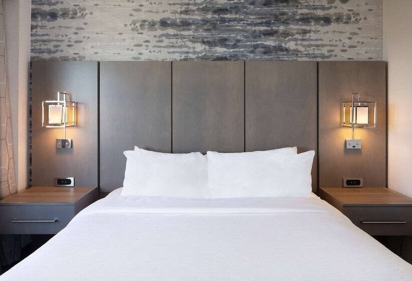 Люкс Адаптированный для Инвалидов, Embassy Suites By Hilton Portland Maine