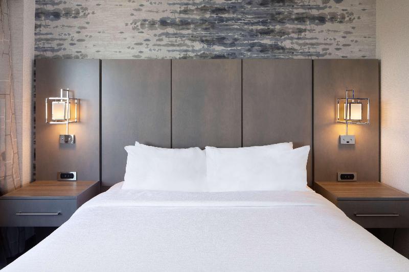 Люкс Премиум, Embassy Suites By Hilton Portland Maine