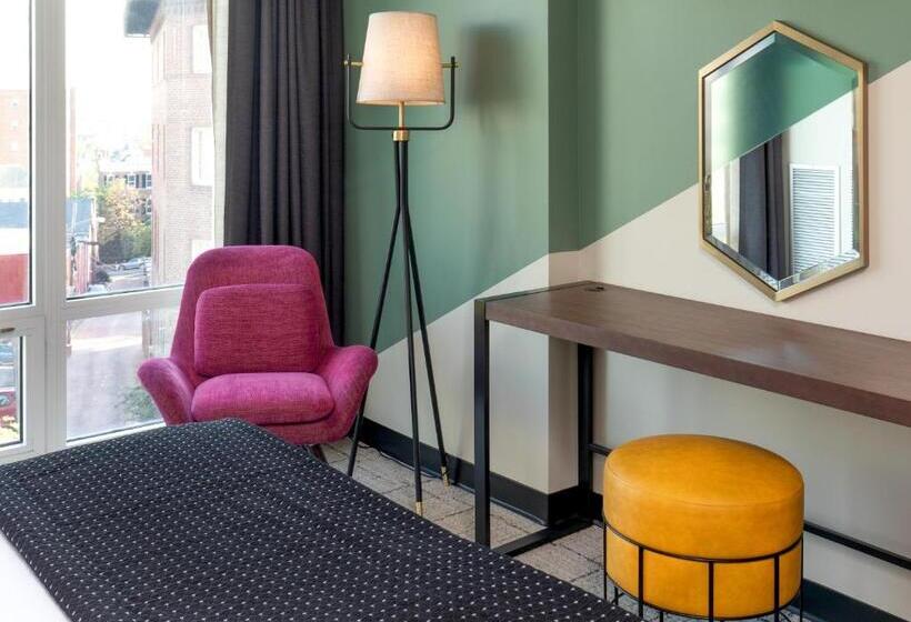 带大床的高级房间, Generator Hotel Washington Dc