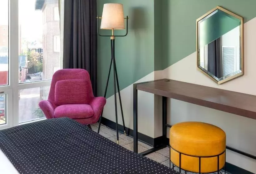 اتاق سوپریور با تخت بزرگ, Generator Hotel Washington Dc