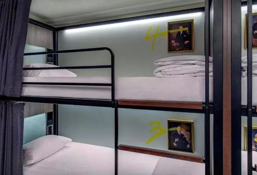 تختخواب در اتاق مشترک, Generator Hotel Washington Dc