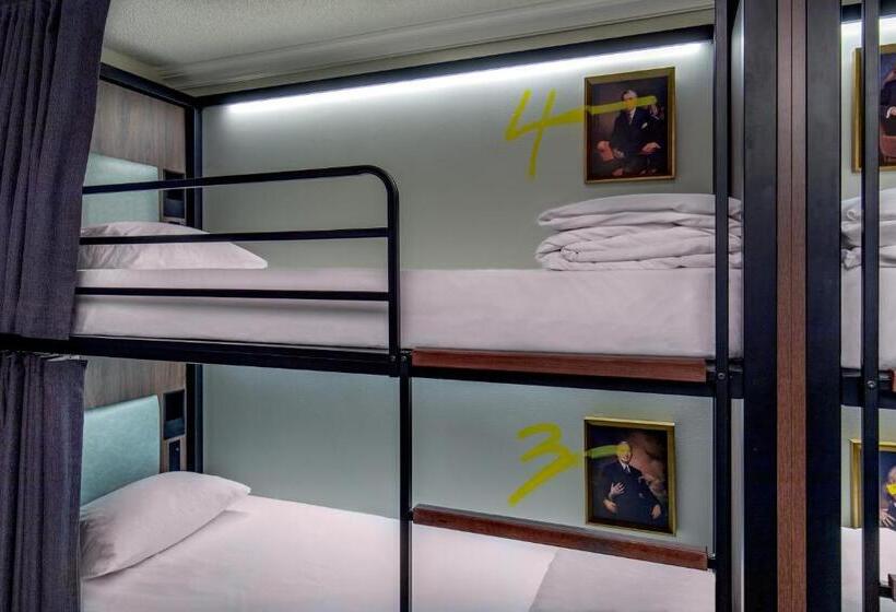 클래식 4인 룸, Generator Hotel Washington Dc