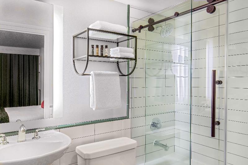 带大床的高级房间, Generator Hotel Washington Dc