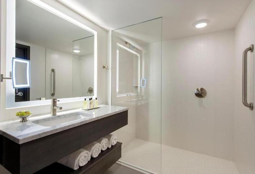 Номер Deluxe Адаптированный для Инвалидов, Intercontinental St. Paul Riverfront, An Ihg