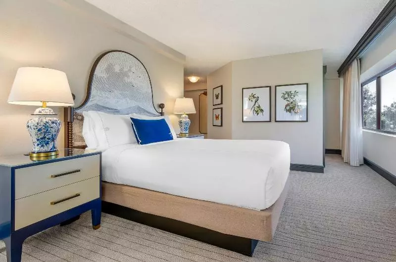 اتاق لوکس با تخت بزرگ, Omni Charlottesville