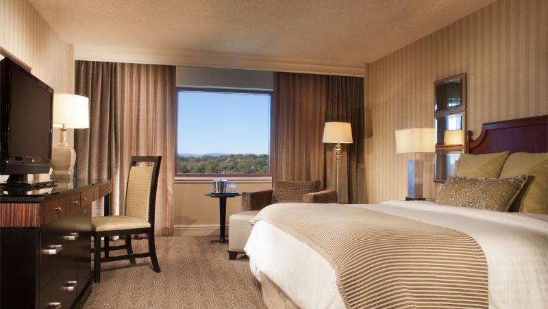 מיטת קינג בסוויטה, Omni Charlottesville