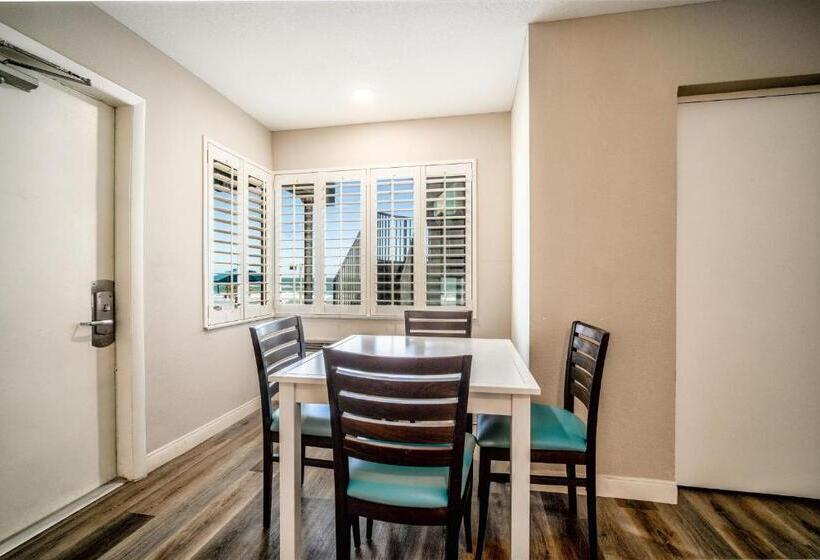 غرفة قياسية سرير كينج, Perry S Oceanedge Resort