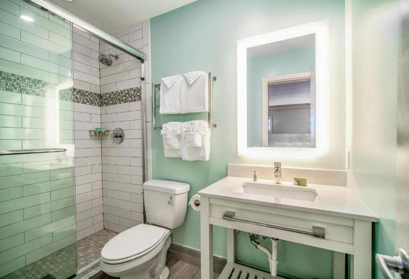 غرفة قياسية سرير كينج, Perry S Oceanedge Resort