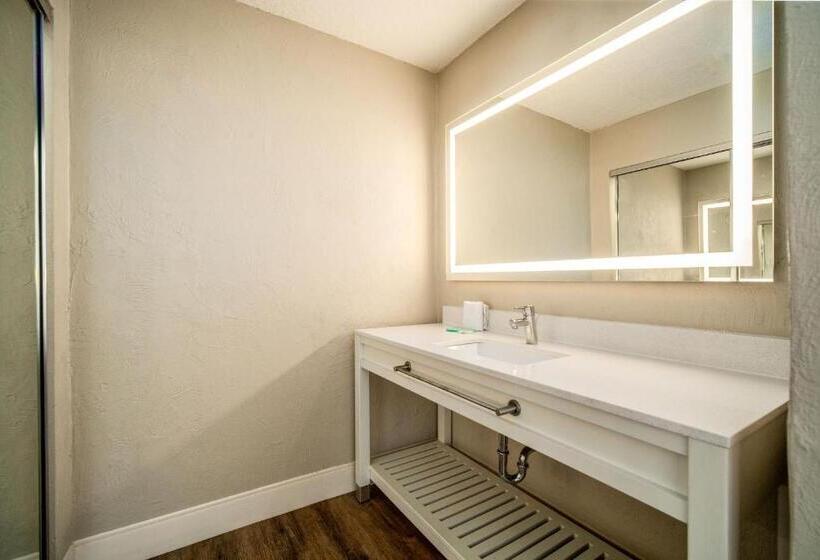 غرفة قياسية مطلّة علي البحر, Perry S Oceanedge Resort