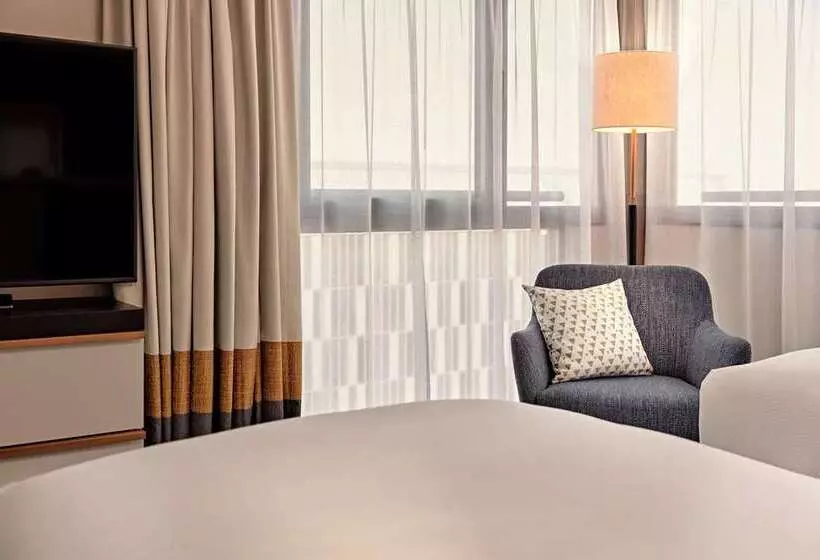 اتاق استاندارد, Phillips Kansas City Curio Collection By Hilton