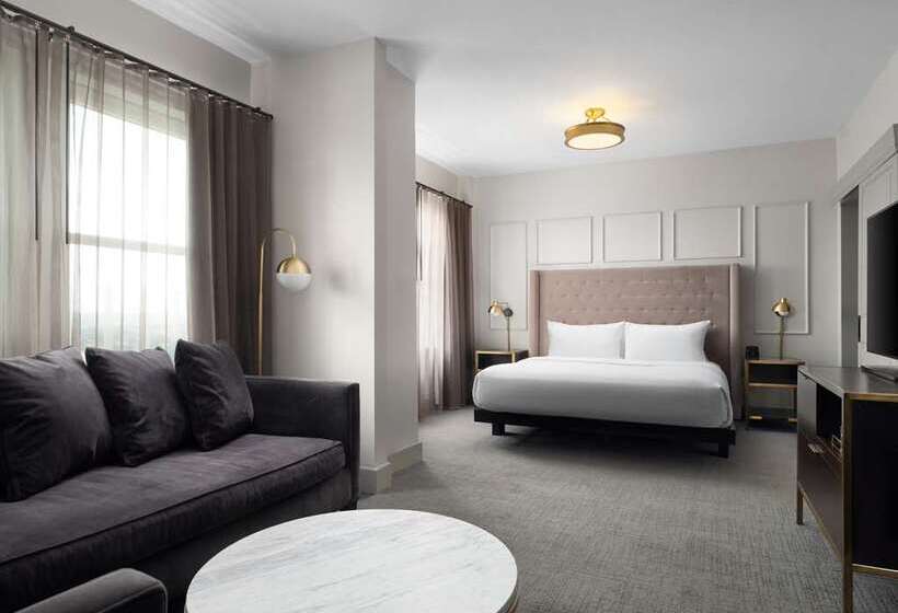 غرفة قياسية, Phillips Kansas City Curio Collection By Hilton