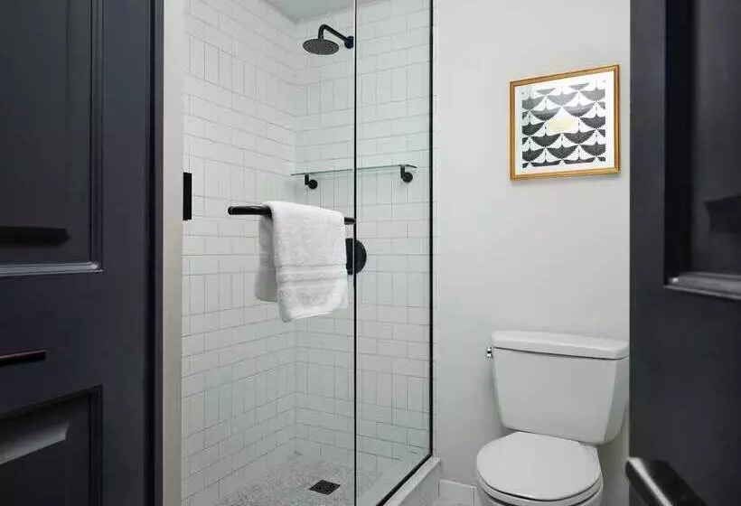اتاق عادی, Phillips Kansas City Curio Collection By Hilton