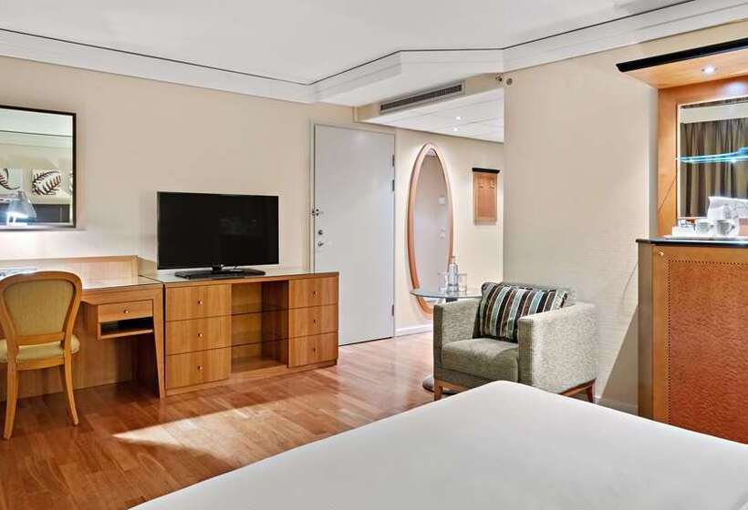 غرفة أساسية, Phillips Kansas City Curio Collection By Hilton