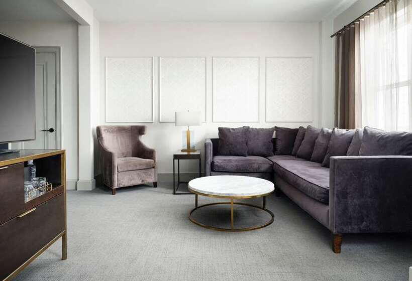 스탠다드 룸, Phillips Kansas City Curio Collection By Hilton