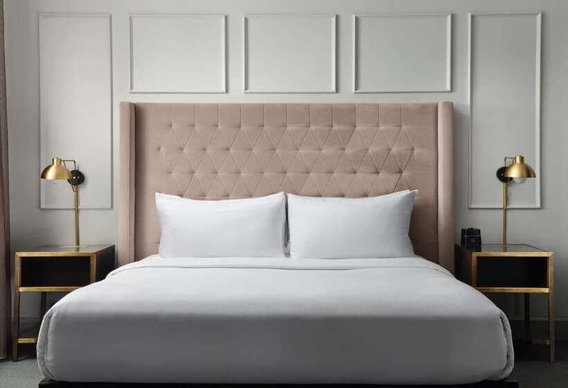 غرفة قياسية, Phillips Kansas City Curio Collection By Hilton