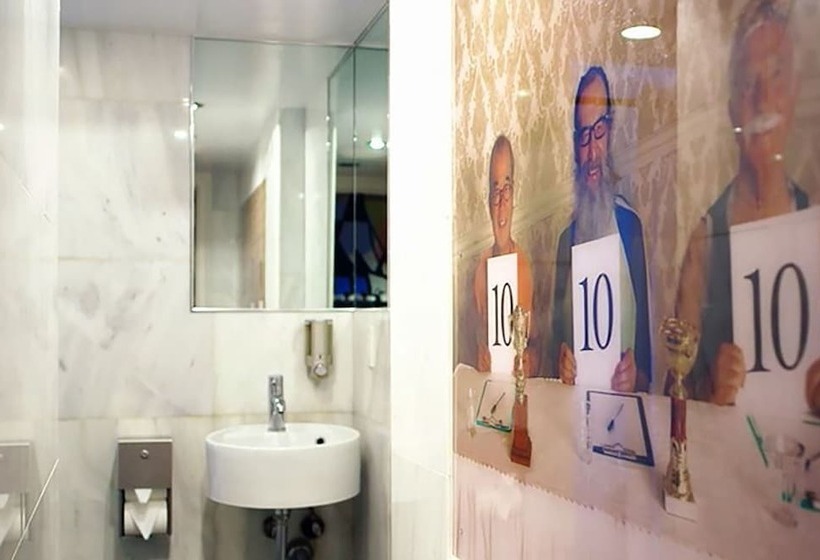 스탠다드 룸 (2층침대, 공동욕실), Pod 51