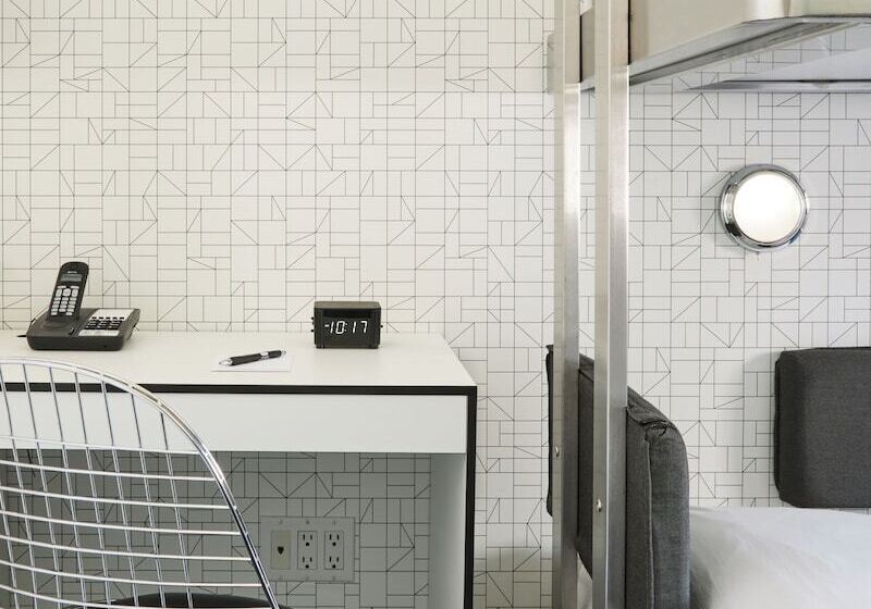 스탠다드 룸 (2층침대, 공동욕실), Pod 51