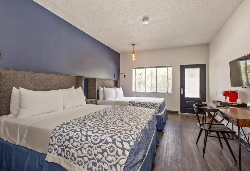 غرفة قياسية, Sideways Inn