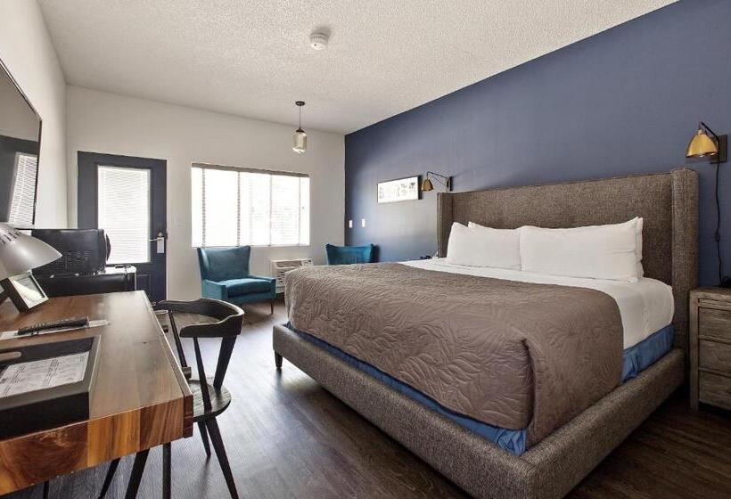 جناح ديلوكس سرير كينج, Sideways Inn