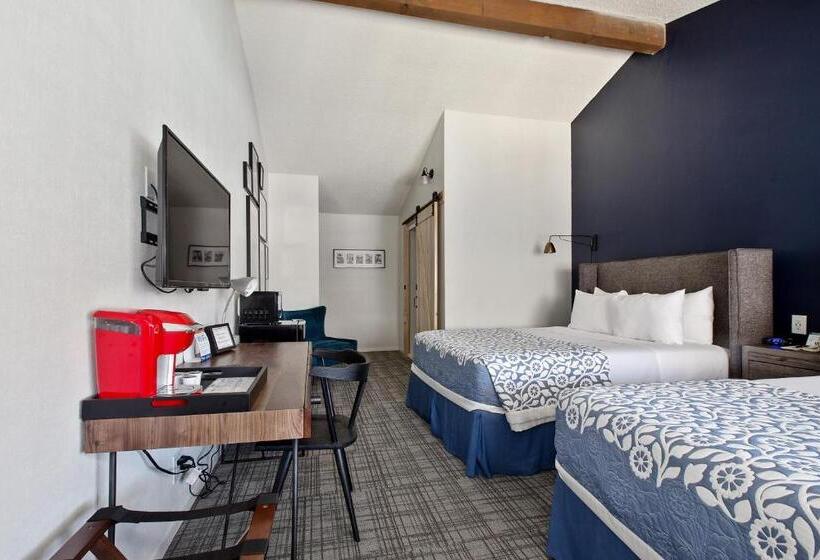 غرفة قياسية مطلّة علي الحديقة, Sideways Inn