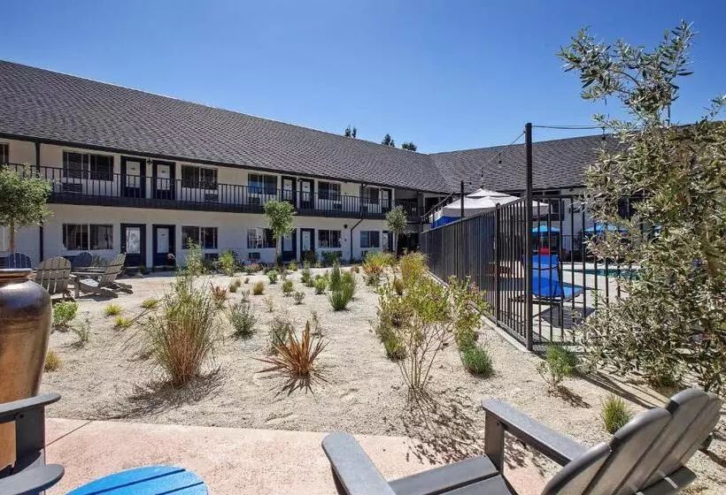 اتاق استاندارد برای معلولان, Sideways Inn