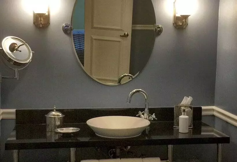 اتاق لوکس با تخت بزرگ, Portofino Hotel & Marina