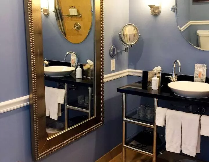 اتاق لوکس با تخت بزرگ, Portofino Hotel & Marina