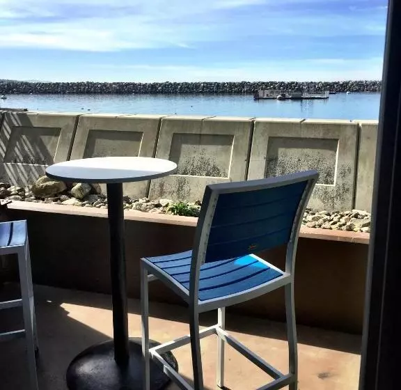 استودیوی استاندارد با چشم‌انداز دریا, Portofino Hotel & Marina