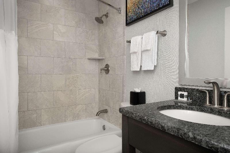 Номер Deluxe Кровать Кинг, West End Washington Dc, Tapestry Collection By Hilton