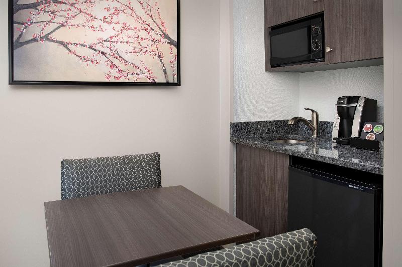 Номер Deluxe Кровать Кинг, West End Washington Dc, Tapestry Collection By Hilton