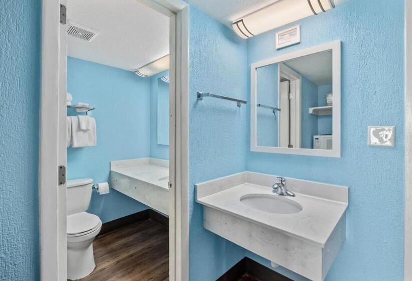 غرفة قياسية مطلّة علي البحر, North Shore Oceanfront Resort Hotel With Waterpark