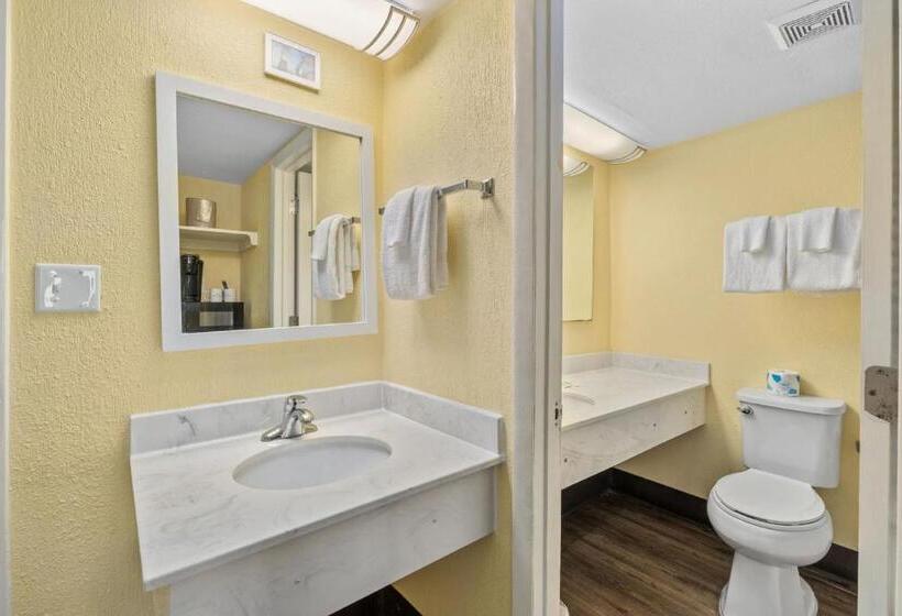 غرفة قياسية مطلّة علي البحر, North Shore Oceanfront Resort Hotel With Waterpark