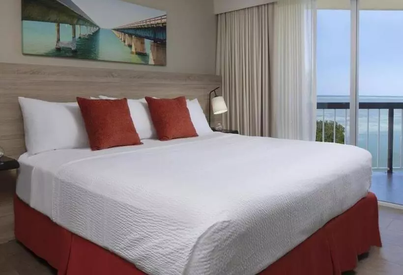 キングサイズベッドのスタンダードルーム, Pelican Cove Resort & Marina