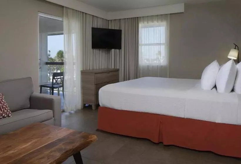 キングサイズベッドのスタンダードルーム, Pelican Cove Resort & Marina